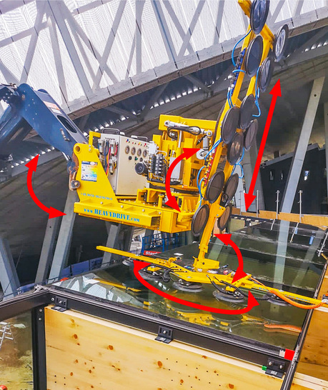 Bei der Montage wurde der 7-Achsen-Manipulator VSG STU 1000 K von Heavydrive in Kombination mit der Vakuum-Sauganlage VSG 750 K eingesetzt.