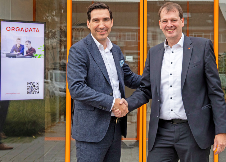 Marcus Pannier, Regional President Central Europe bei Forterro (links), und Bernd Hillbrands, Vorstandsvorsitzender Orgadata, freuen sich auf die gemeinsame Zukunft in der neu gegründeten Sparte „Forterro Windows & Doors“.