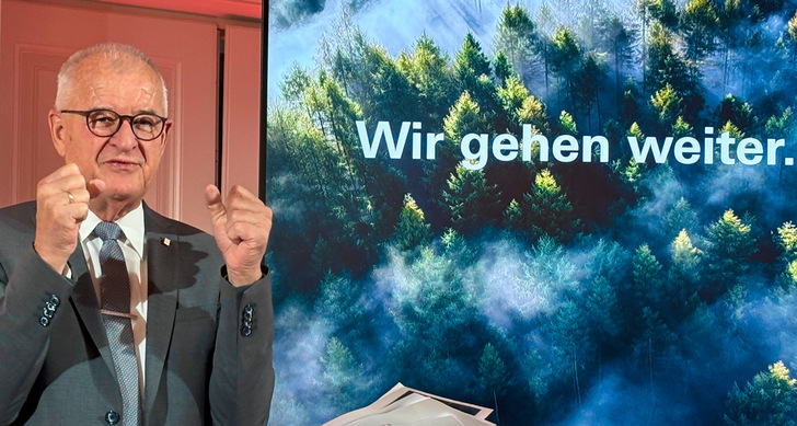 Dr. Eckhard Keill, Alleinvorstand der Roto Frank ­Holding AG auf dem Fachpressemeeting in Stuttgart.