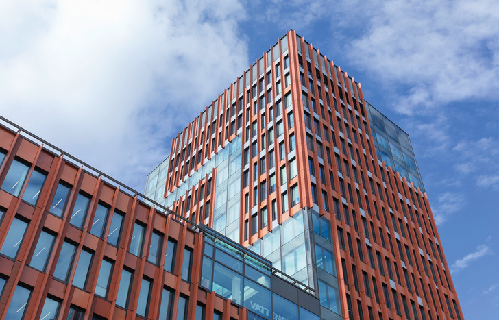 Beim Edge ElbSide spielen die Fassadengläser des Flachglas Markenkreises eine wichtige Rolle in Bezug auf Raumklima und Belichtung der Räume﻿n.