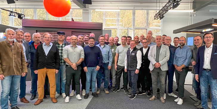 Knapp 30 Sachverständige aus dem Rollladen und Sonnenschutz Handwerk ­nutzten die Weiterbildung des Bundesverbandes Rollladen + Sonnenschutz e.V.