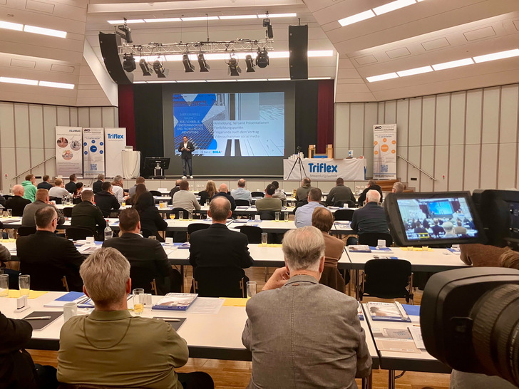 Mit 70 Gästen war der Vortragsraum in Seevetaal gut gefüllt.