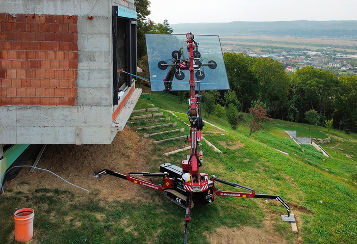 Für die Hoeflon Minikräne sind 5 verschiedene Glassauger erhältlich, um kleine und große Gläser optimal transportieren und einsetzen zu können.