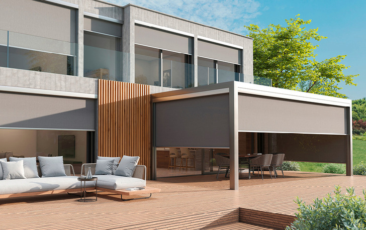 MHZ zeigte die Senkrechtmarkise zip 6, die mit dem R+T-Innovationspreis für außenliegende textile Sonnenschutzlösungen ausgezeichnet wurde.