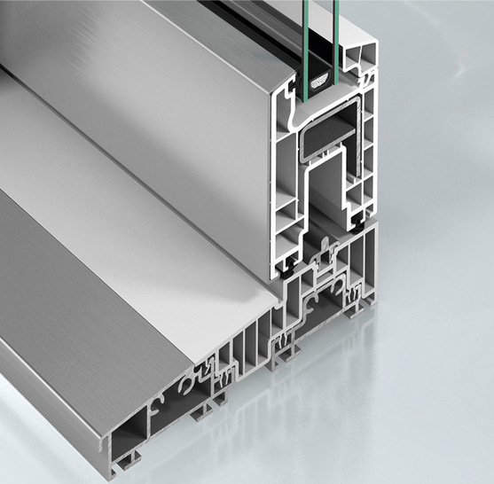 Neben der umfangreichen Schüco UnlimitedFinish Farbauswahl, kann die Schüco EasySlide – New Generation auch mit Aluminium-Deckschalen der Schüco ­TopAlu Serie ausgeführt werden. So passt sie sich der Optik fast jedes Bestandsgebäudes an.
