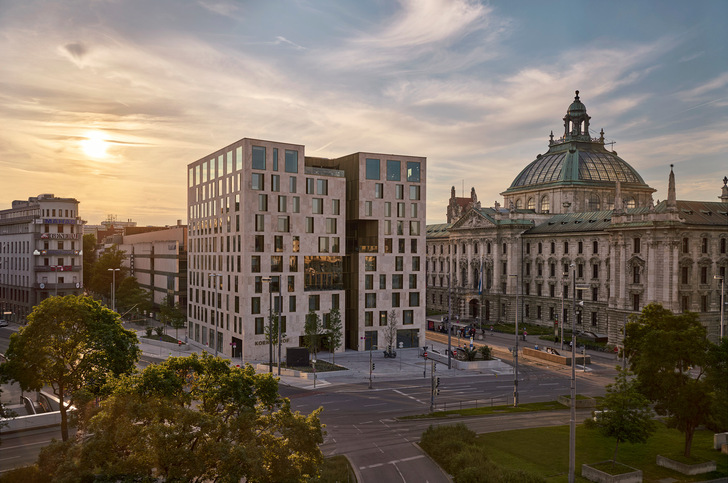 Der Königshof am Karlsplatz in München