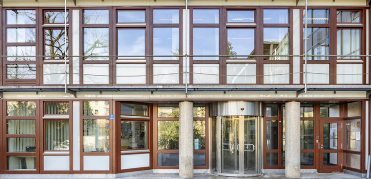 Das Brandschutzglas Contraflam One ist das Ergebnis jahrelange Entwicklung und erfüllt trotz nur einer Kammer die Feuerwiderstandsklassen von 60, 90 und 120 Minuten.