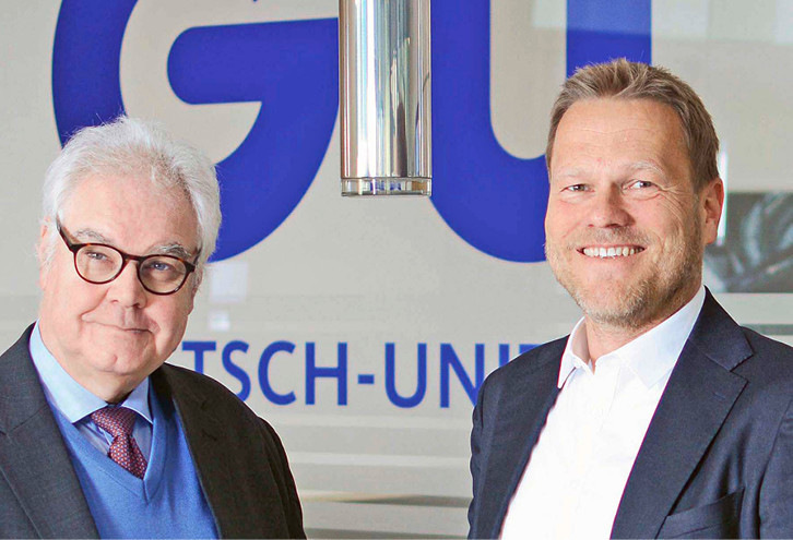 Dr.-Ing. Jörg Teunissen (r.) wird neuer Geschäftsführer der Gretsch-Unitas GmbH Baubeschläge. Links im Bild Michael von Resch, weiterer CEO und Inhaber der GU-Gruppe.