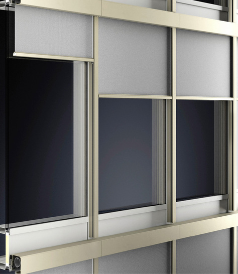 Durch die formschlüssige Anbindung wirkt das Gesamtsystem sehr elegant. Mehrere Screens können ohne sichtbare Trennung nebeneinander installiert werden, ideal für durchgehende Fassadenflächen.​