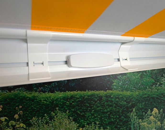 Der DuoFern Markisenwächter erkennt zuverlässig Windstöße und fährt die ­Markise bei Gefahr automatisch ein.