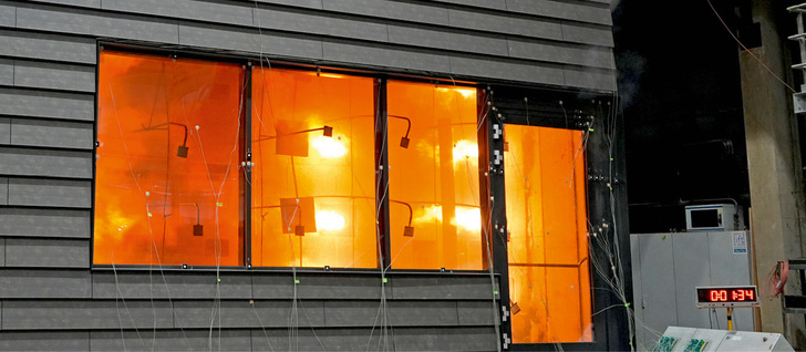 An den fünf Öfen im ift-Brandschutzzentrum werden Feuerschutzabschlüsse, Fassaden, Tore, Fenster, Glas und weitere Produkte bis 8 m × 5 m geprüft