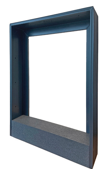 Oben und seitlich bilden auf Gehrung geschnittene, stabil miteinander verschweißte EMW-Profile den Rahmen der Montagezarge. Unten ist eine Querstrebe aus EPS oder Phonotherm stumpf zwischengesetzt und verschraubt.