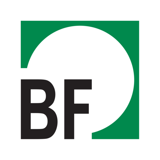 Alt-Text Vorschlag: "Logo der Bundesfachgruppe Fenster und Fassaden (BF): Grüner halbkreisförmiger Hintergrund mit schwarzen Initialen 'BF' im unteren Bereich, Symbol für Qualitätsstandards in der Fenster- und Fassadentechnik. - © Bundesverband Flachglas