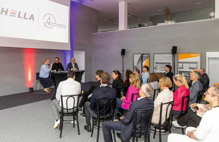 Hella lud erneut zum Veranstaltungsformat Architektur Club. Brancheninsider aus ­Architektur, Design und Immobilien folgten der Einladung.