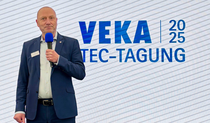 Bereits seit 1984 ist Josef Beckhoff Teil der Veka Gruppe. Seit 2020 leitet er als Vorstand die Bereiche Vertrieb und Marketing. - © Foto: Daniel Mund / GW
