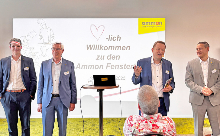 Die Ammons auf der Bühne: Michael und Dieter Ammon, Konrad Fritz und Klaus Ammon.
