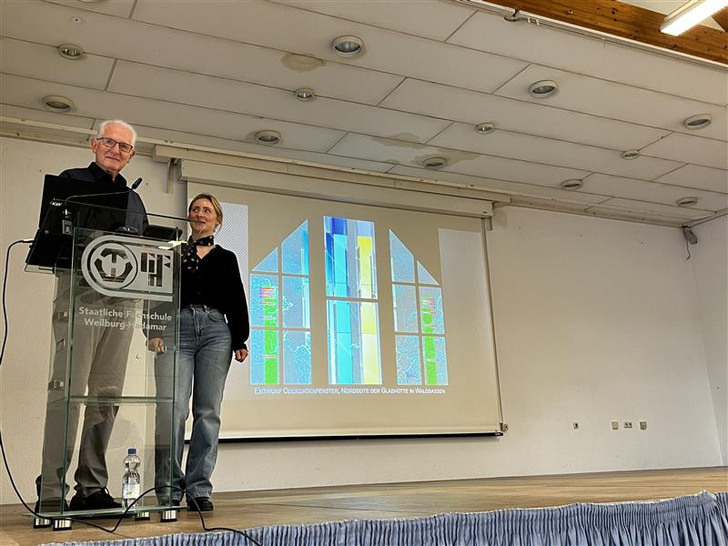 Bei der Buchvorstellung in Hadamar: Karl-Heinz Traut mit Nina Kaiser