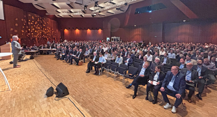 Blick ins Plenum der Rosenheimer Fenstertage im letzten Jahr.