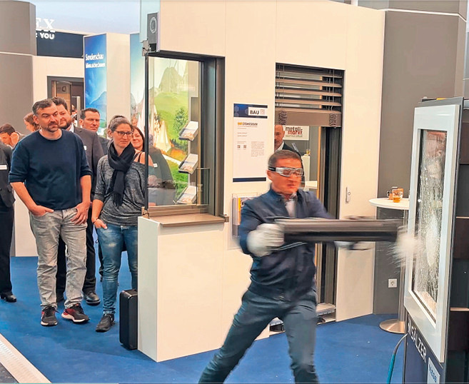Vandalismus-Demonstration des ift auf der BAU 2025