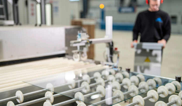 Mit der Laminier-Anlage von Lisec hat Baros Vision seine Produktionstiefe bei den eingesetzten Gläsern erweitert