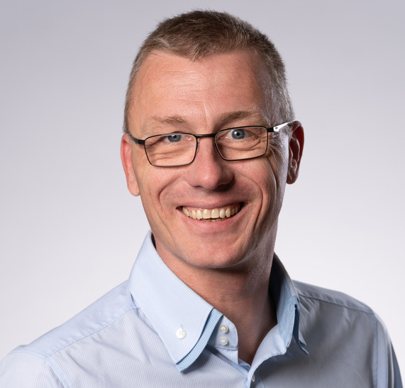 Robert Schmitz, der neue Bundesinnungsmeister des Glaserhandwerks (BIM), ist Glasermeister und Inhaber von Glas Schmitz in Kempen (NRW) sowie Sachverständiger im Glaserhandwerk