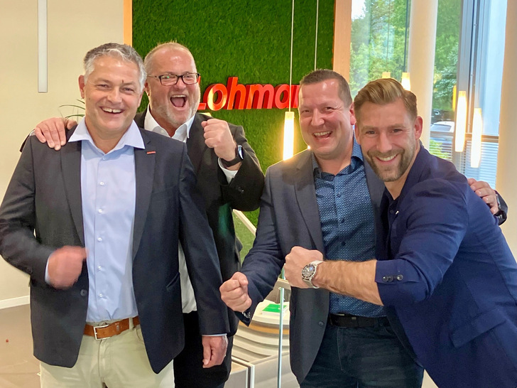 Mit jeder Menge Power und Energie nimmt das Suppliers Team die nächsten Entwicklungsschritte in Angriff – u.a. mit v.li.n.re. Bernd Schneider, Gebietsverkaufsleiter ROTOX Group; Jens Johanni, Gebietsverkaufsleiter Klaes GmbH & Co. KG; Oliver Krause, Key Account Handelsgeschäft Gutmann Bausysteme GmbH; Thomas Menke, Verlaufsleiter Deutschland Nord Gretsch-Unitas GmbH