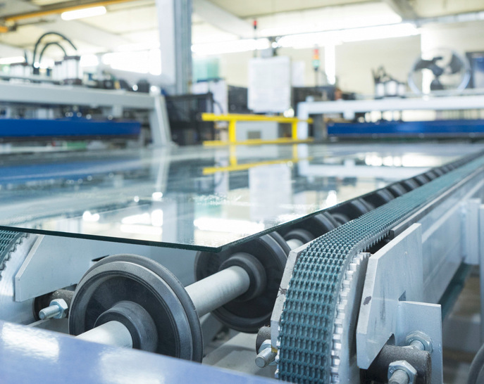 In der hochautomatisierten Fertigung von Frerichs entstehen Glasprodukte von höchster Qualität.