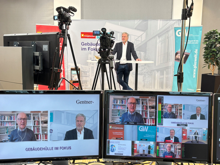 Am 12.11. wieder „on air“: Das Gebäudehüllen-Forum als eine Koproduktion von GLASWELT und Gebäude-Energieberater