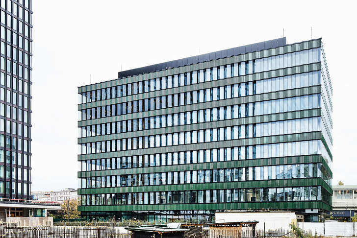 Die Fassadengläser des M60 stammen von Oderglads