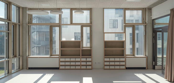 Der CSP-Partner Amberger Glas lieferte für den Schulbau über 5500 m2  3-fach-Isolierglas aus Saint-Gobain Gläsern.