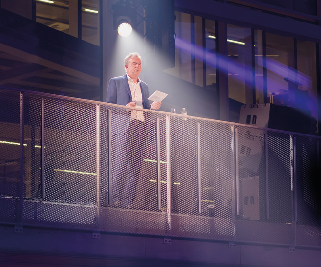 Sobinco-Geschäftsführer Christophe Van Parys bei seiner Rede zur feierlichen Eröffnung des Sobinco Campus.