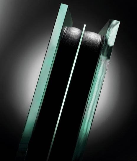 Der TPS Abstandhalter Ködispace 4SG eignet sich für dünnes 3-fach-ISO sowie Hybrid-VIG