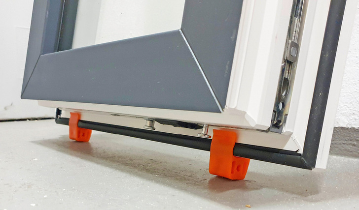 Der Flügel lässt sich mit dem Clipsi gleich nach dem Aushängen auf der Baustelle ­zuverlässig und sauber abstellen.