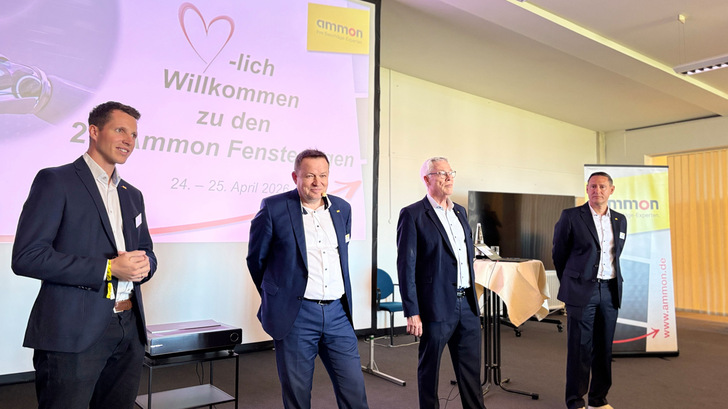 Die Ammons auf der Bühne (v.l.): Michael Ammon, Konrad Fritz Dieter Ammon, Klaus Ammon.