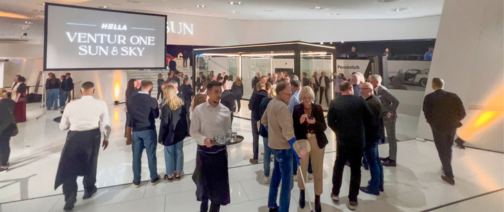 Großzügige Präsentationsfläche im Porsche Museum: Das neue Lamellendach „Ventur ONE, SUN & SKY“ wurde erstmals der Öffentlichkeit vorgestellt.