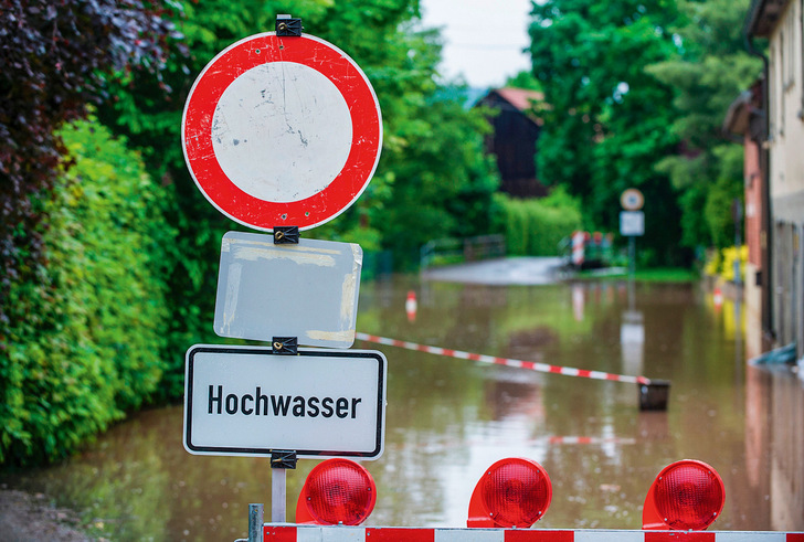 Auch ältere und denkmalgeschützte Gebäude und müssen klimaresilienter mit den passenden Bauprodukten ­ausgestattet werden, um den zunehmenden Risiken von Hochwasser und Starkregen zu widerstehen.