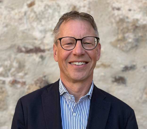 Synerglass CRO Peter Dixen