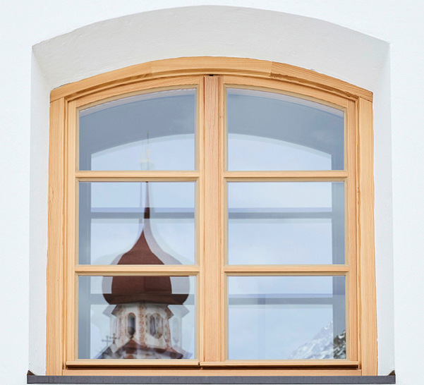 Aquawood Soft-Finish von Adler sorgt für besonders natürliche Fensteroberflächen mit einem wachsigen Charakter.