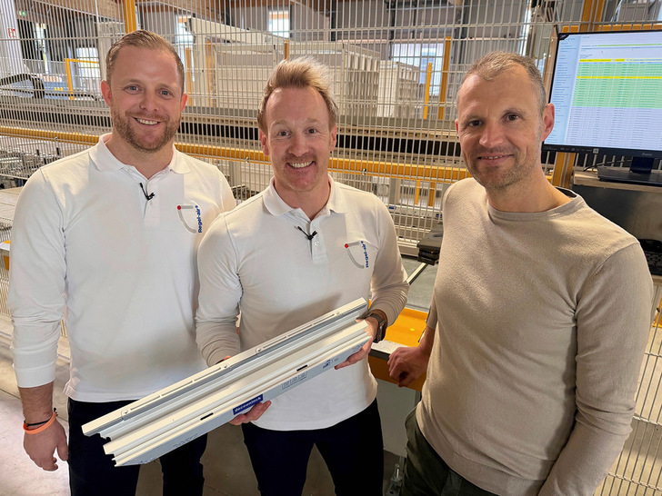 Funktioniert: „Wir arbeiten seit Jahren mit Regel-air zusammen – das hat sich ­hervorragend eingespielt“, sagt Martin Groß (re.), hier mit Raphael Maas (li.) und ­Thomas Verhoeven.