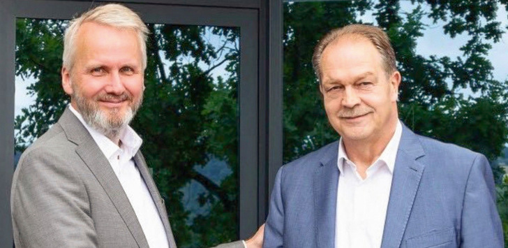 Christian Decker (l.) übernimmt die Hegla-Leitung von Bernhard Hötger