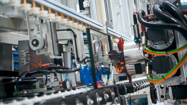 Im Fokus auf der glasstec: Die Forel High-Speed-Linie für die Isolierglasproduktion