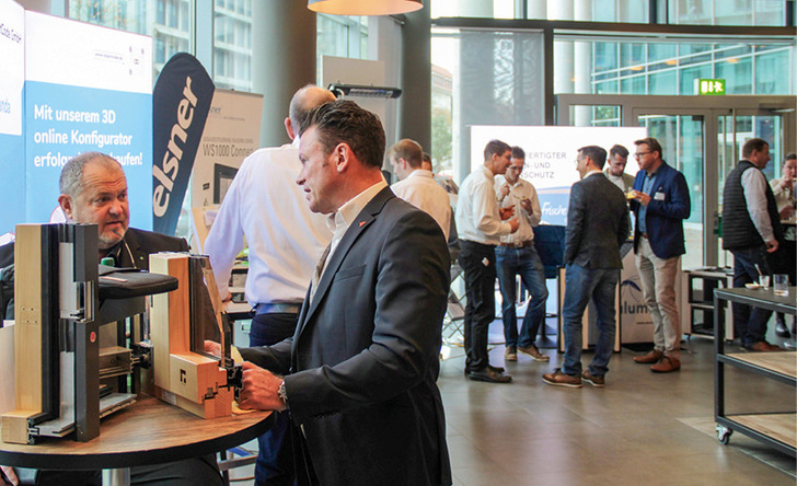 Die Wintergartentage 2026: in der Foyer-Ausstellung präsentieren Unternehmen der Branche ihre Produkte, Lösungen und Innovationen.