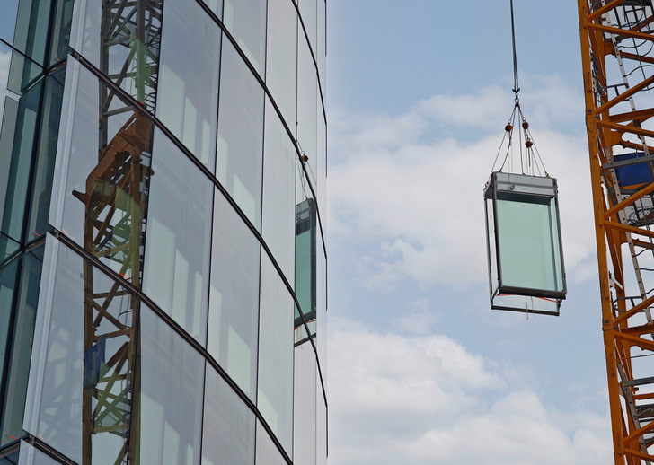 Um beim A2A Life Tower die Anforderungen an Sicherheit, Sonnen- und Wärmeschutz sowie an das Design zu erfüllen, fertigte AGC Interpane sechs abgestimmte Verglasungstypen für die Fassade.