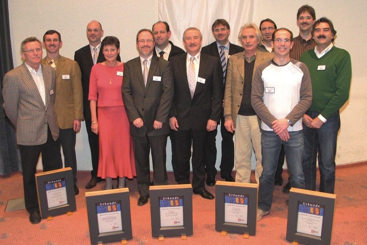 Die geehrten Fachhandelspartner mit Unilux-Vorstand Alfred Meeth und der Unilux Verkaufsleitung Deutschland.