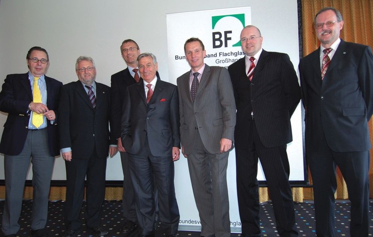 Die Gesichter des BF-Vorstandes: Die geschäftsführenden Vorstände Halbmeyer (2. v. l.) und Dreisbusch (3. v. r.) und der neu gewählte erweiterte Vorstand: Kramer, Stuken­kemper, Weidemann, Dobbe und ­ Dr. Huntebrinker (v.l.)