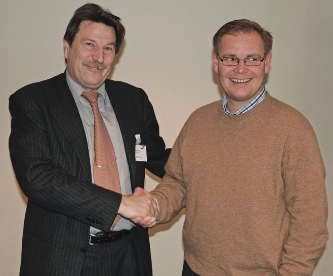 Ulrich Tschorn dankte dem bisherigen Vorsitzenden Frank Lange für seinen 10-jährigen tatkräftigen Einsatz an der Spitze der Fachgruppe.