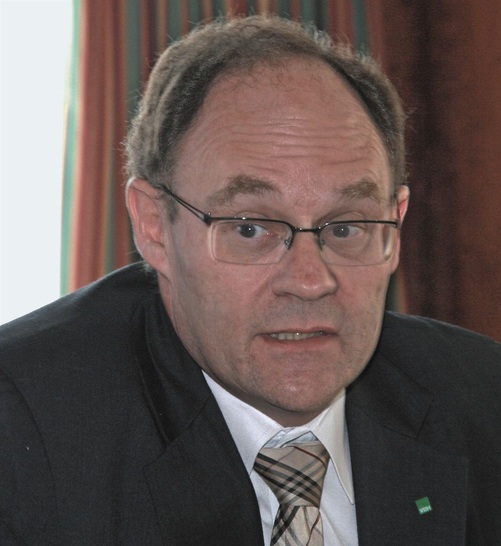 VBH-Vorstandsvorsitzender Rainer Hribar auf der Bilanzpressekonferenz in Stuttgart