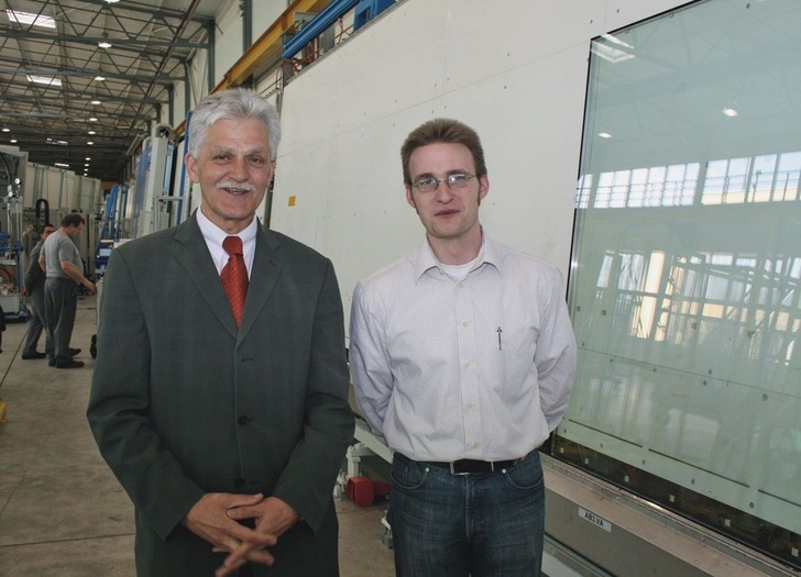 Wollen Standards in der ISO-Fertigung setzenHans-Peter Damke und Werksleiter Robert Renat