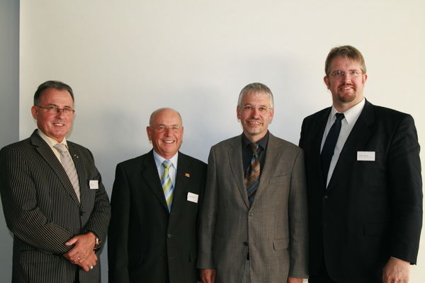 v. l.: Exekutivratsmitglied Rudi Walz, geschäftsführender Vorstand Heinz Blumenstein, 1. Vorsitzende des Vorstands Eduard Appelhans und stellv. Vorstandsvorsitzender Thomas Thesing