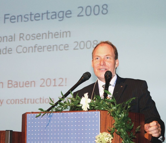 Institutsleiter Ulrich Sieberath„Wir sind U-Wert-Spitzenreiter in der EU und damit nehmen wir ­eine Vorbildfunktion ein, die unsere Wettbewerbsfähigkeit erhält.“